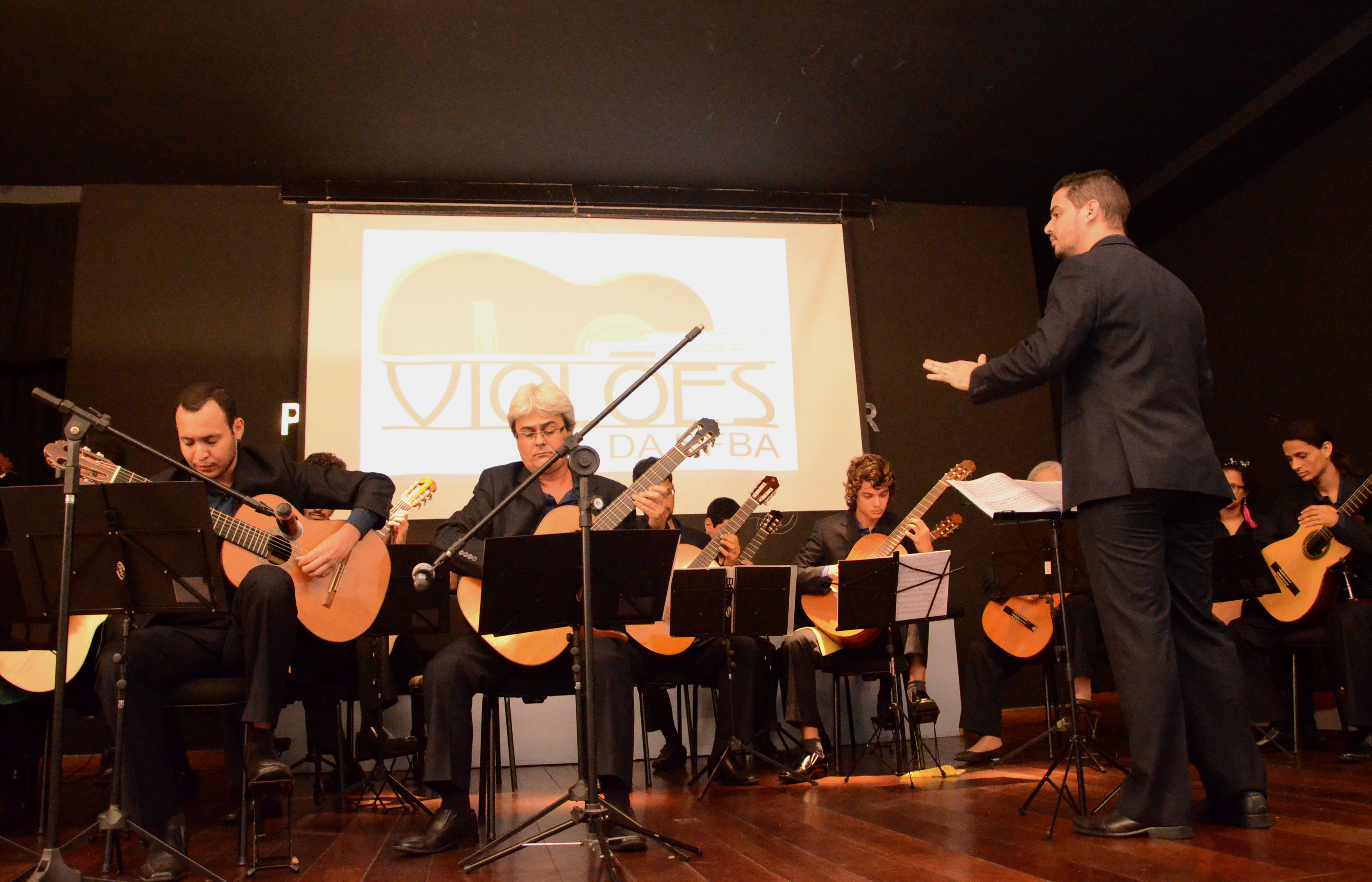 16-10-2014-Orquestra_Violoes_da_UFBA-ft_Reginaldo__201410171838123327