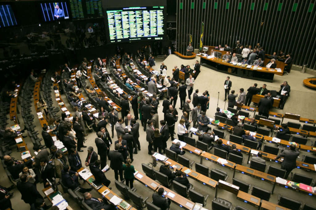 Congresso vota vetos para começar analisar nova meta fiscal